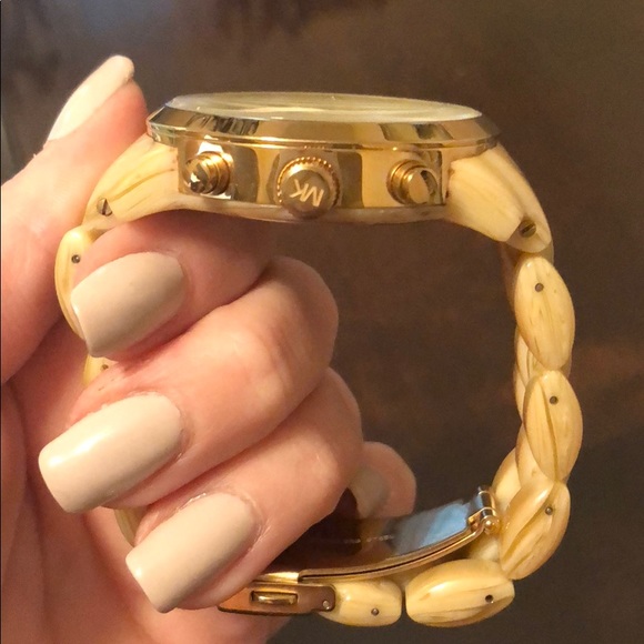 Michael Kors Gold Womens’ Watch - Picture 3 of 4